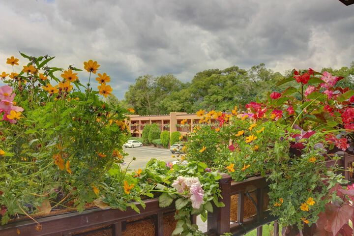 El Sendero Inn an Ascend Collection Hotel