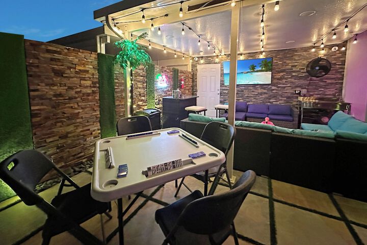 Experience Luna Sky! 65 TV Bar BBQ go FL Keys