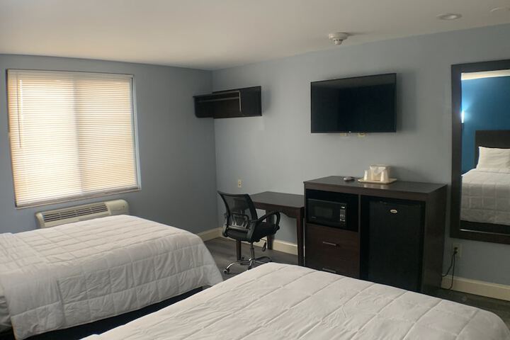 Room 13 of 16