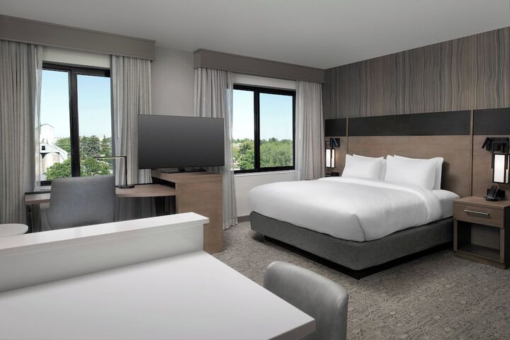 Room 28 of 71