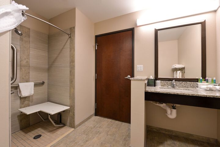 Holiday Inn Express & Suites Williams by IHG