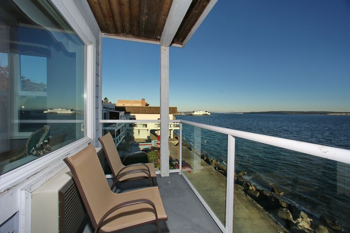 Tides Inn & Suites