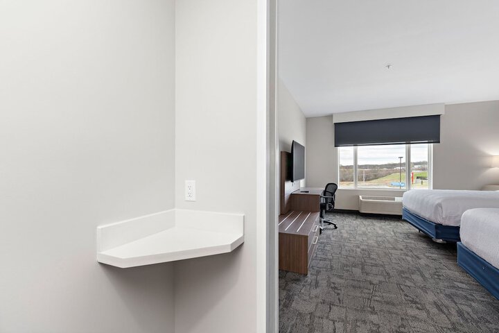 Room 71 of 105