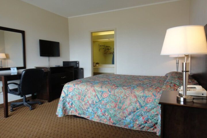 RED RIVER INN ALEXANDRIA