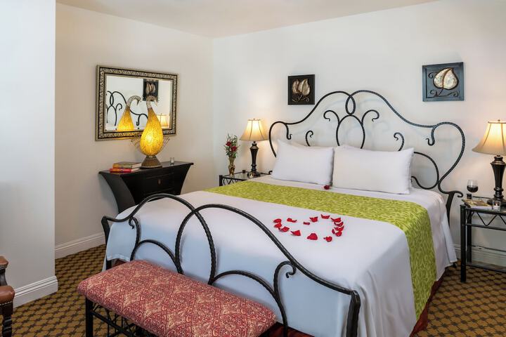 Room 58 of 221