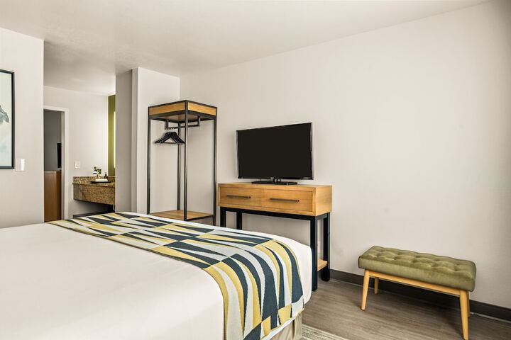 Room 19 of 60