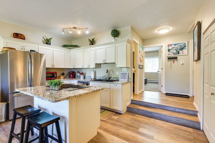Ski Getaway! Mtn-view Condo Near Keystone Resort