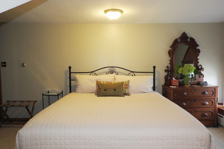 Champaign Garden Inn