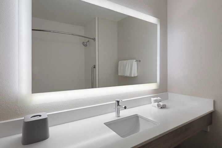 Holiday Inn Express Sheboygan-Kohler by IHG