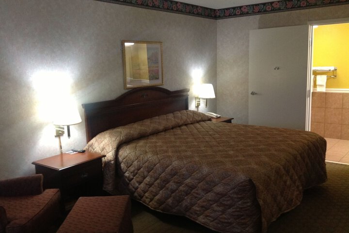 Room 33 of 36