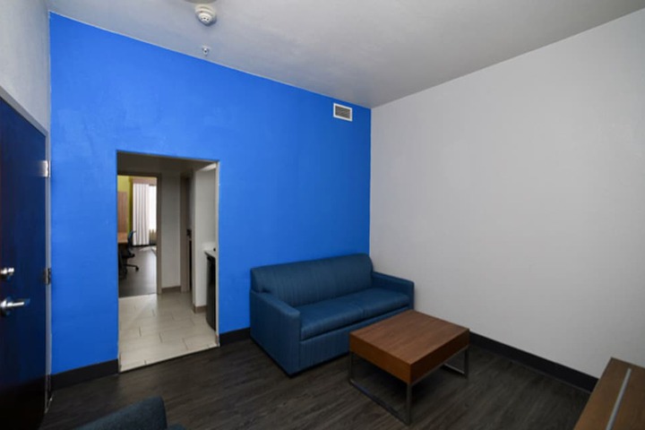 Room 26 of 42