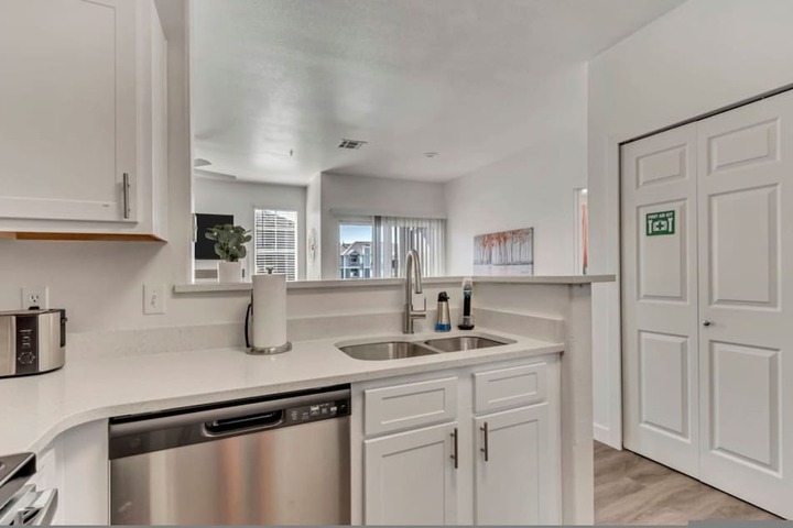 Remodeled Apt Pool Gym - Near Hill AFB Lagoon