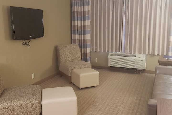 DoubleTree by Hilton St. Louis - Westport