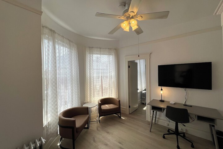 Room 35 of 41