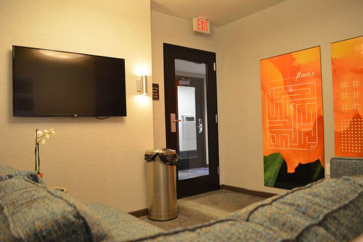 Room 26 of 42