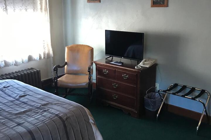 Room 37 of 67