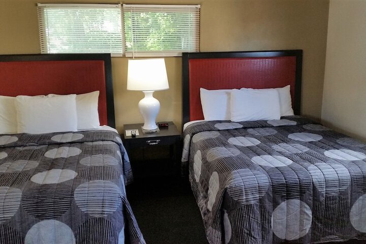 Room 11 of 24