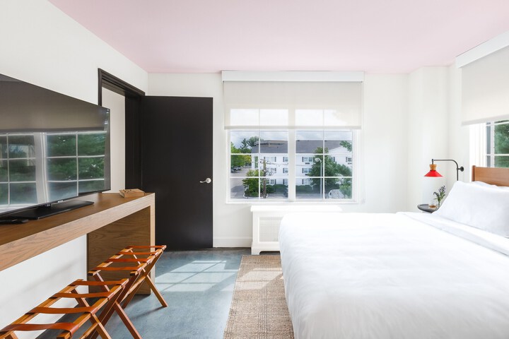 Room 36 of 60