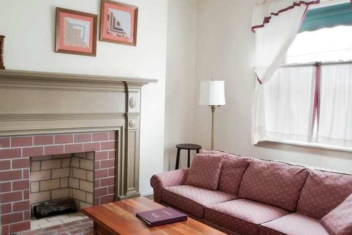 Room 40 of 65