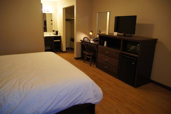 Room 4 of 6
