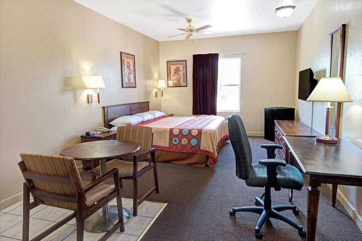 Room 5 of 13