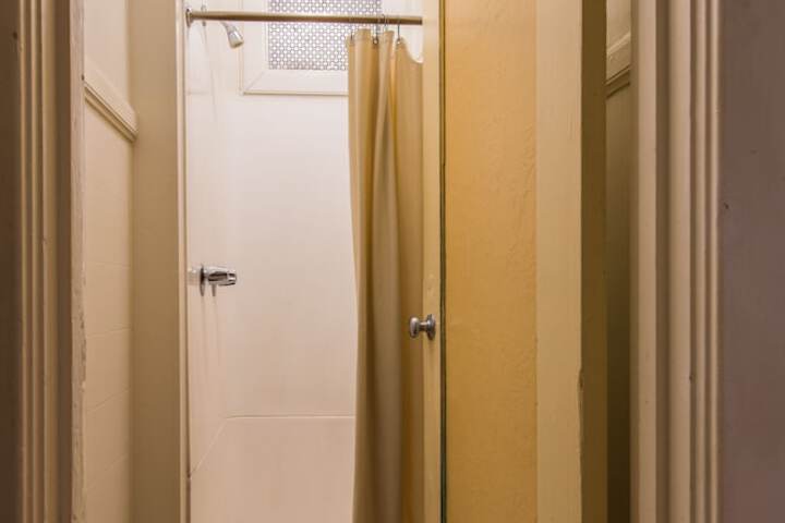 Aida Plaza Hotel