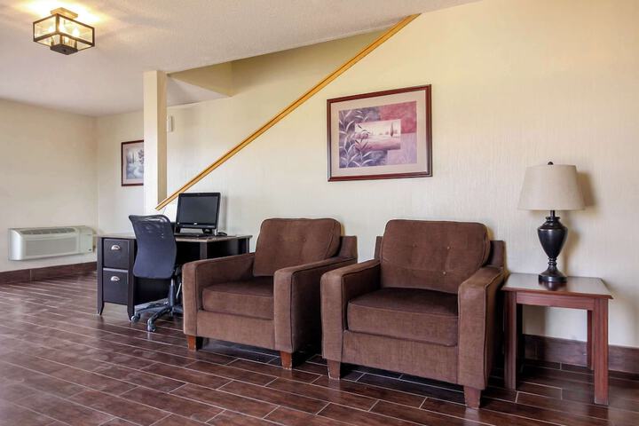 Quality Inn Hays I-70