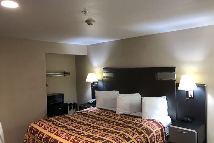 Room 21 of 26
