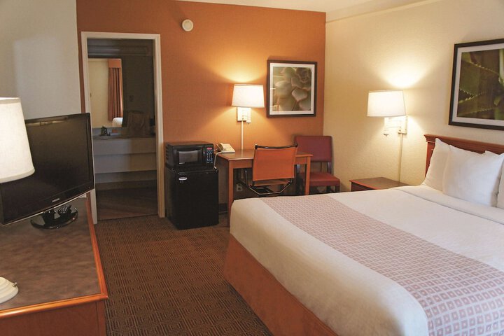 Room 10 of 13