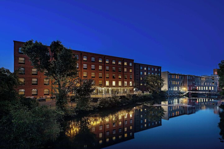 The Loom Hotel Tapestry Collection by Hilton