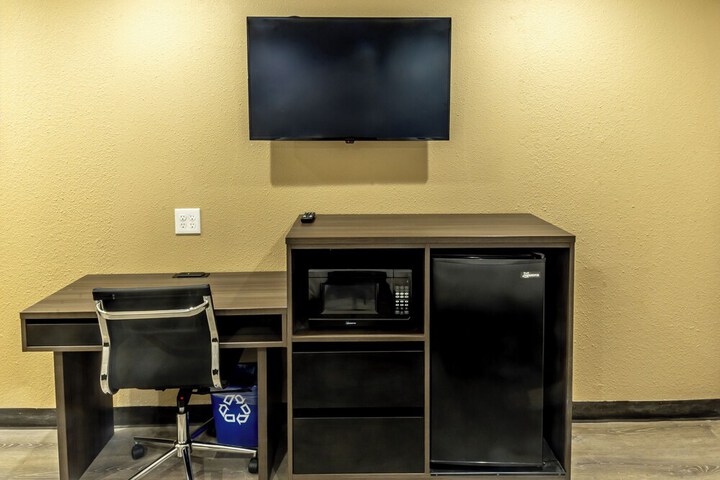Room 15 of 19