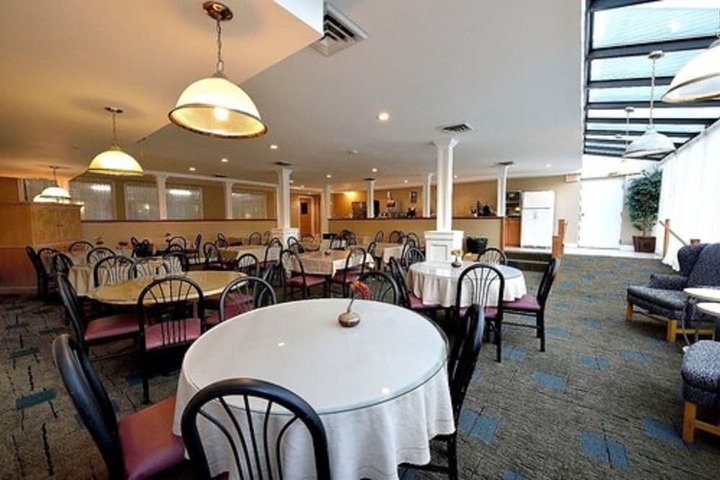 Ambassador Inn & Suites