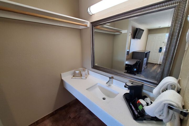 Room 14 of 30