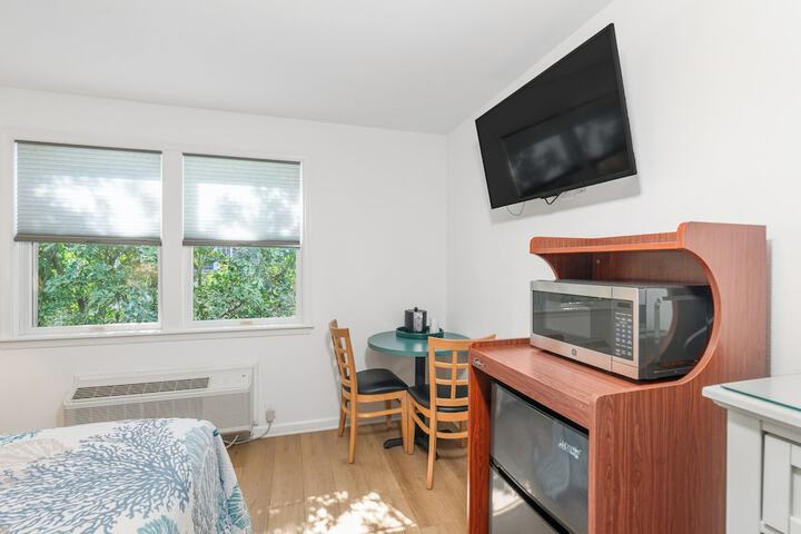 Ocracoke Harbor Inn