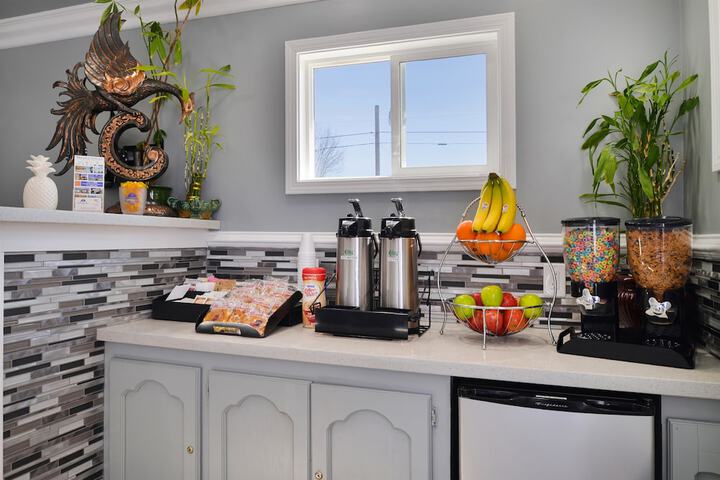 Breakfast/Coffee Service 26 of 27