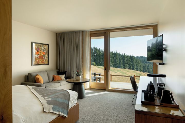 Room 8 of 17