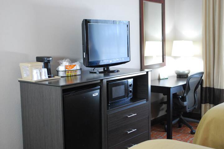 Room 28 of 37