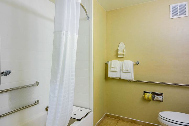 Room 33 of 41