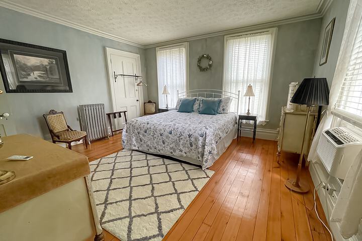 Room 11 of 35
