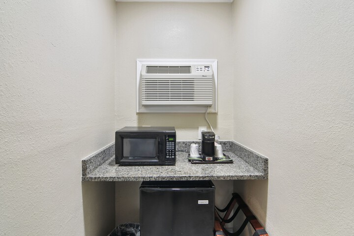 Room 9 of 25