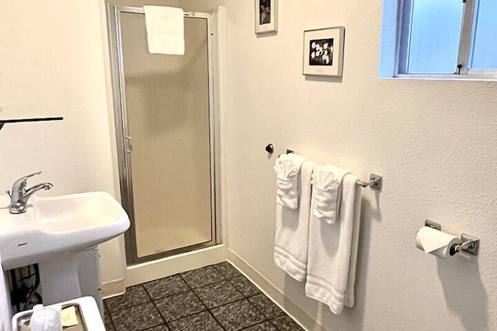 Cascade Motel