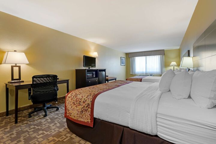 Room 12 of 34