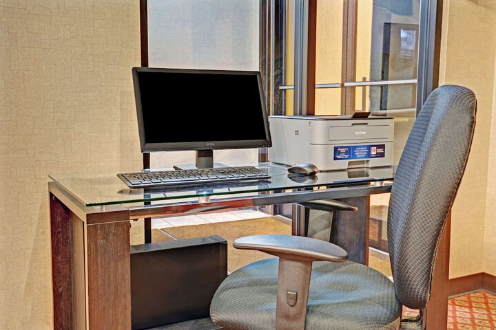 Business Center 39 of 39