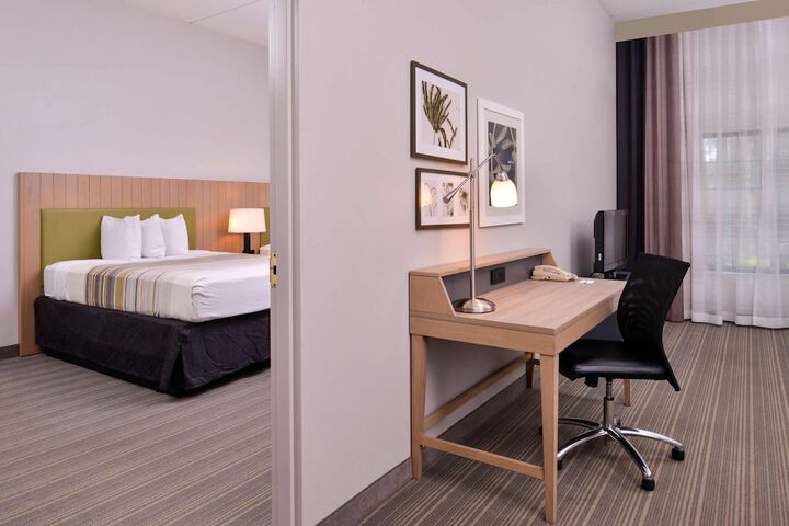Country Inn & Suites by Radisson Raleigh-Durham Airport, NC