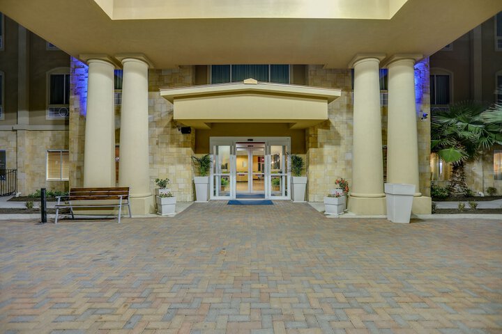 Holiday Inn Express Hotel & Suites Huntsville by IHG