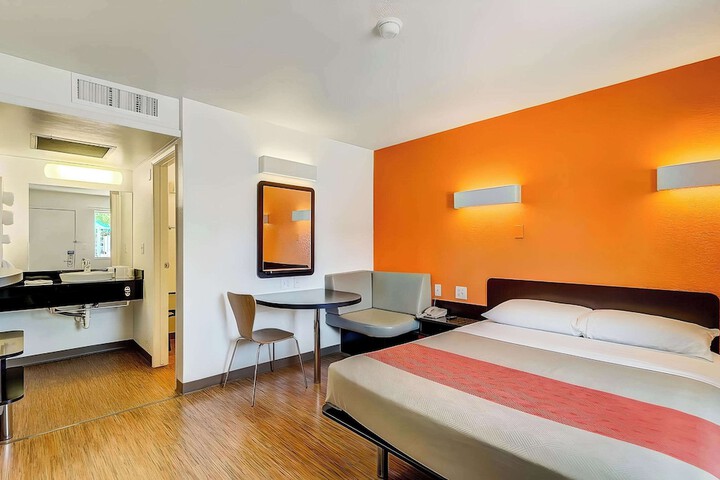 Room 16 of 20