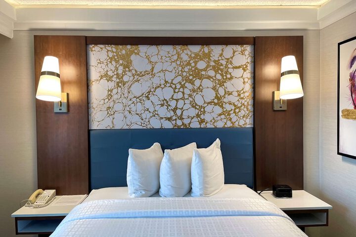 Room 10 of 19