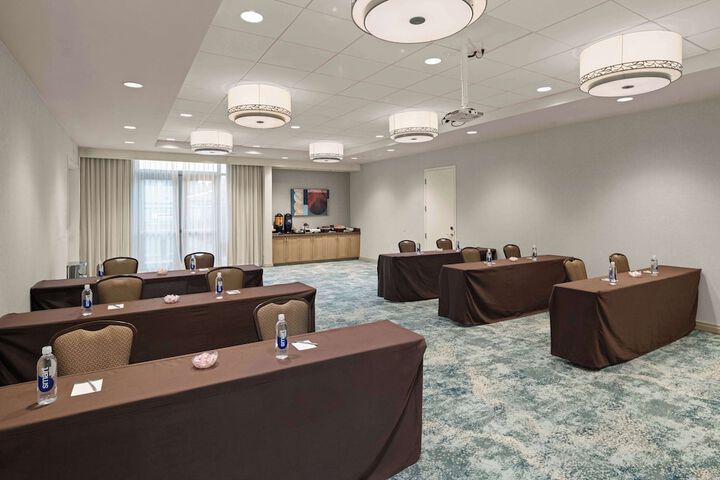 Homewood Suites by Hilton Anaheim Resort – Convention Center