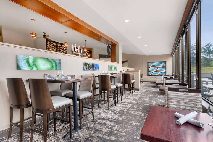 Best Western Plus Agate Beach Inn