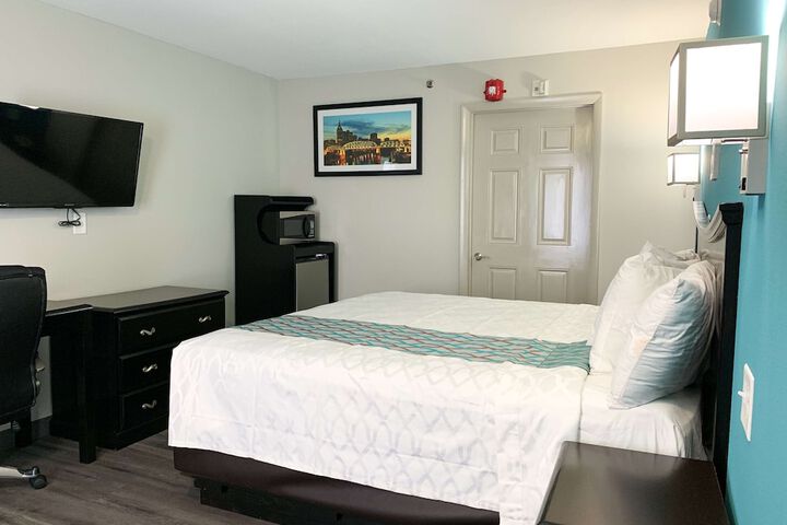 Room 19 of 35